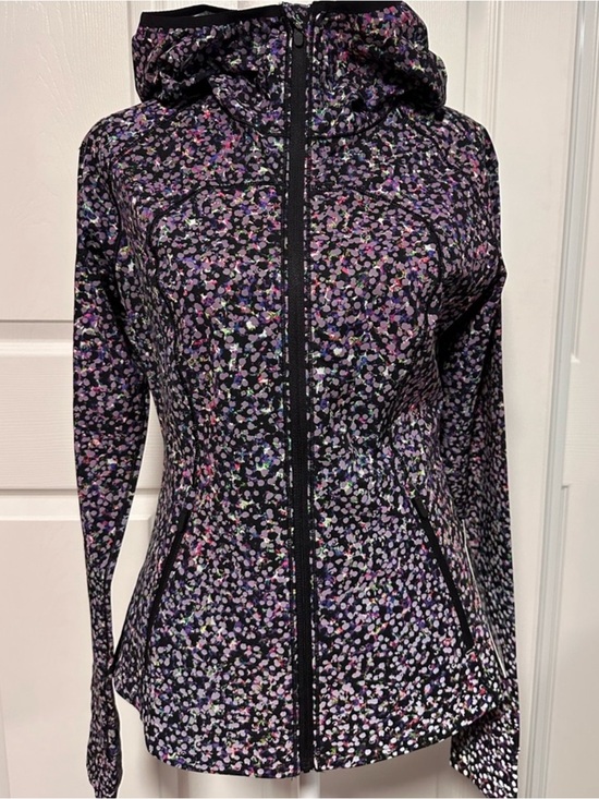lululemon athletica Jackets & Blazers - RARE NEW Lululemon Mist Over Windbreaker *SW Reflectives dots throughout Size 6